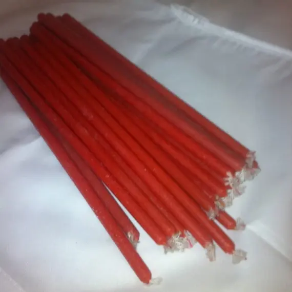 Правила проведения заговора на скрученные свечи