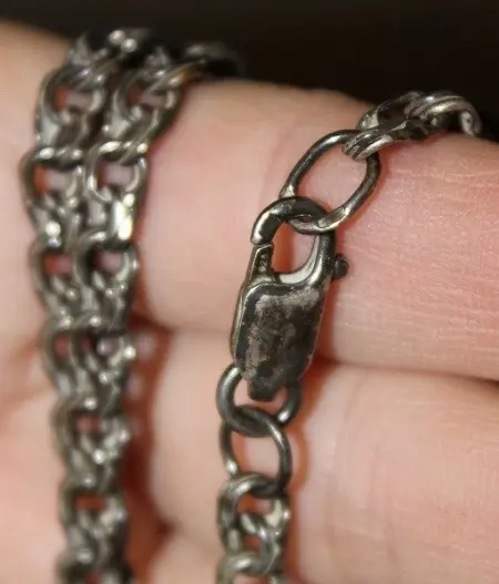 Почему серебряные цепочки темнеют 