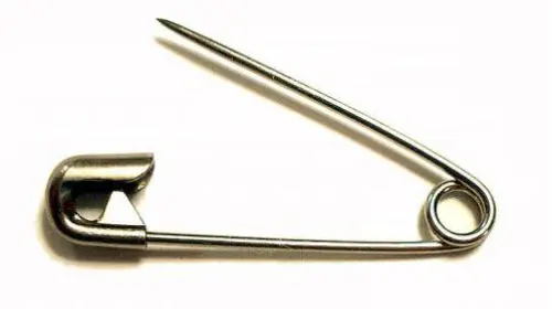 Оберег в машину_булавка