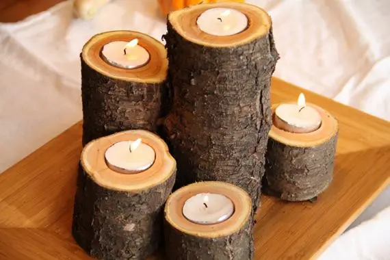 Подсвечник из деревянных спилов
