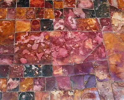 Свойства яшмы_пол из яшмы в соборе