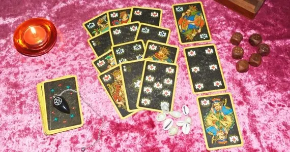 Как хранить, очищать и заряжать колоду Таро для гадания