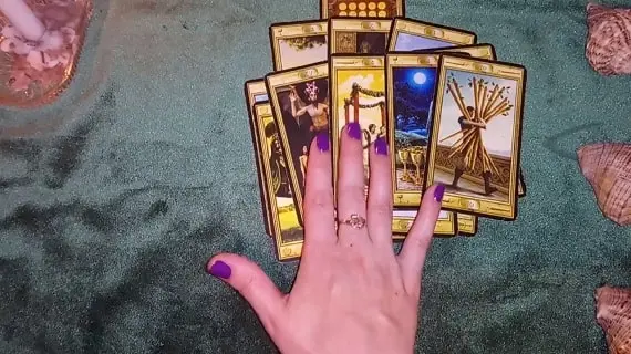 Значение карты Колесница Таро в отношениях