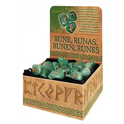 Руны из зеленого авантюрина