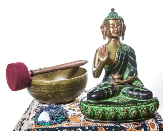 Массаж поющими чашами: суть процедуры