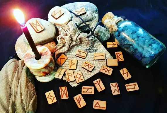 Гадание на скандинавских рунах